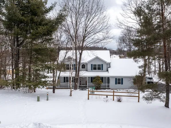 9 Edward Drive, West Sand Lake, NY 12196