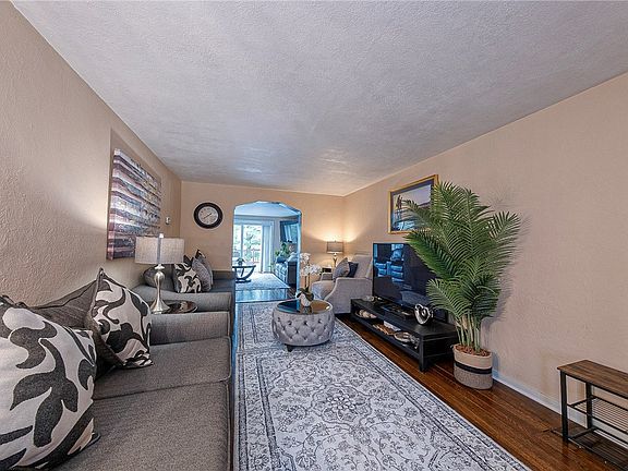 4th image of 632 Highview Rd