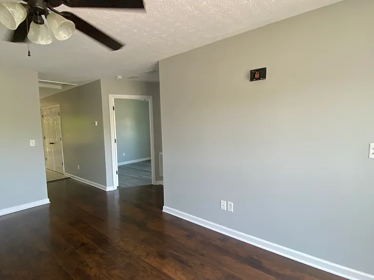 210 Crow Ave #B — Photo 17