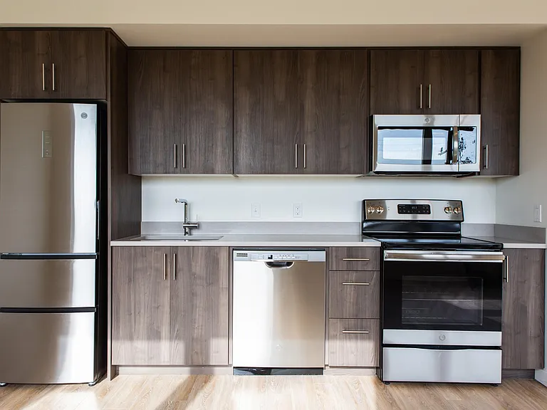 505 Dekum Apartments — Photo 10