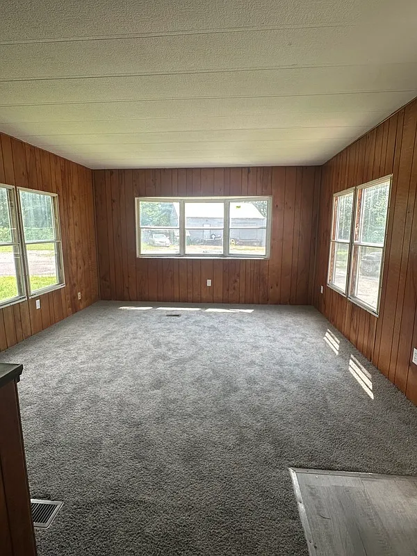 2 bed, 1.0 bath, 800 sqft, $800 — Photo 2