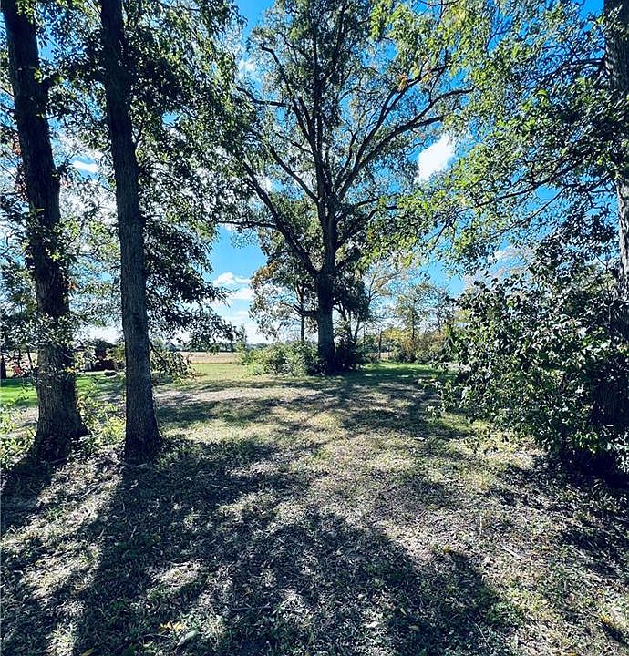 1st image of 7483 Bluff Blvd