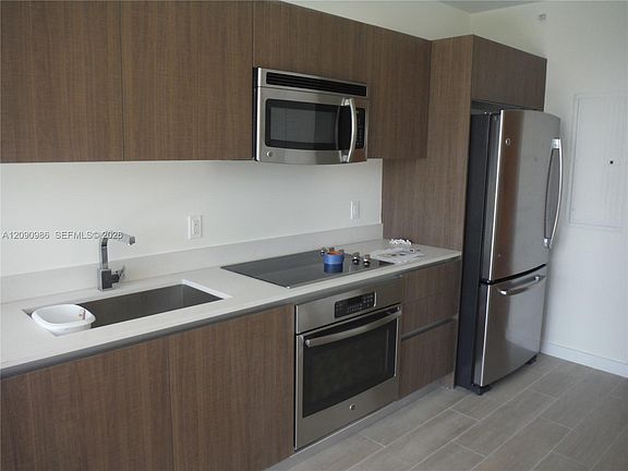 5th image of 1600 SW 1st Ave APT 811