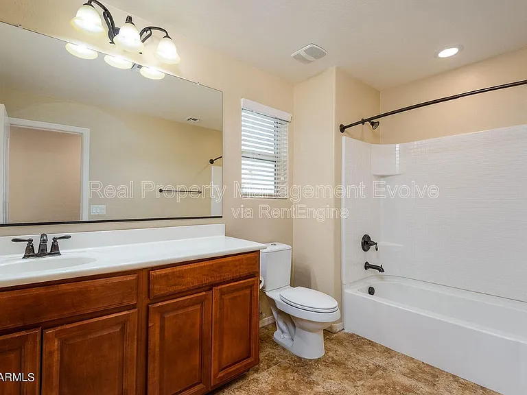 1544 E Hummingbird Way — Photo 6