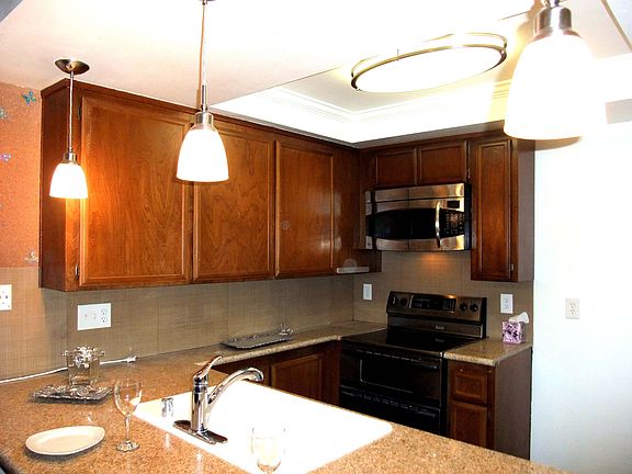 Updated kitchen, granite