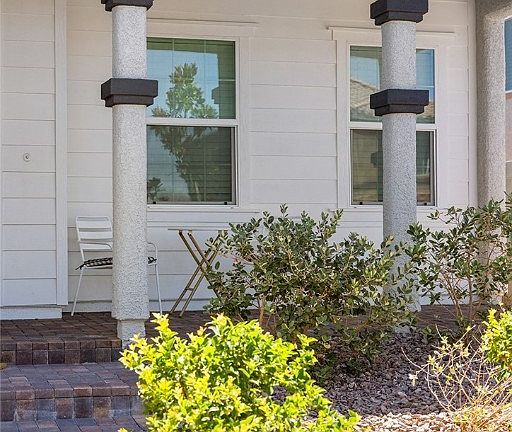 4th image of 1403 Yosemite St