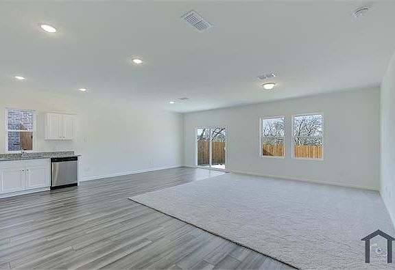 5th image of 2616 Majestic Palm St