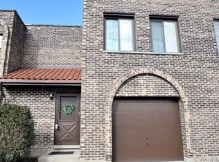 236 E Rimini Ct, Palatine, IL 60067