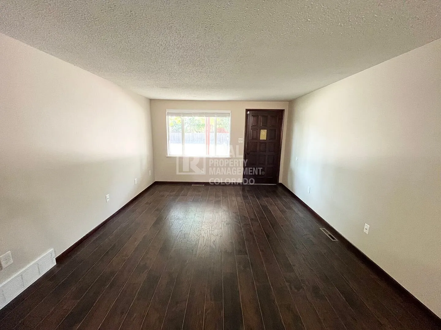 Spacious 2-bedroom, 1-bath duplex with Updated Kitchen Great Location Move-In Ready — Photo 3