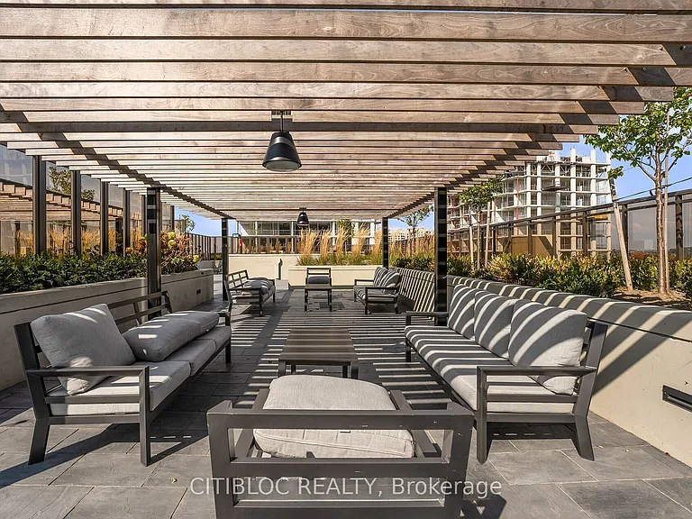 9085 Jane St #Penthouse 3 — Photo 31