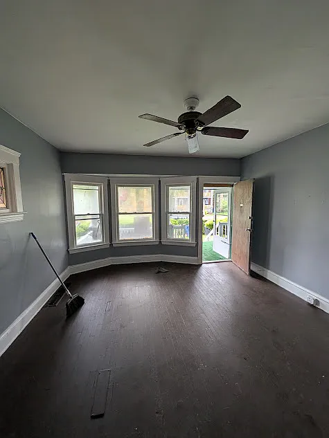 3 bedrooms/1 bath in Glenville — Photo 3
