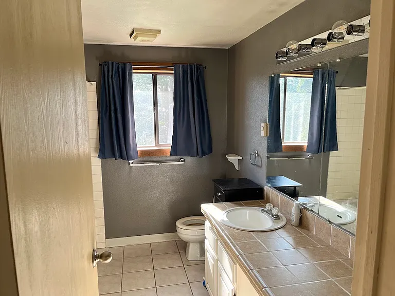 Upstairs bathroom.