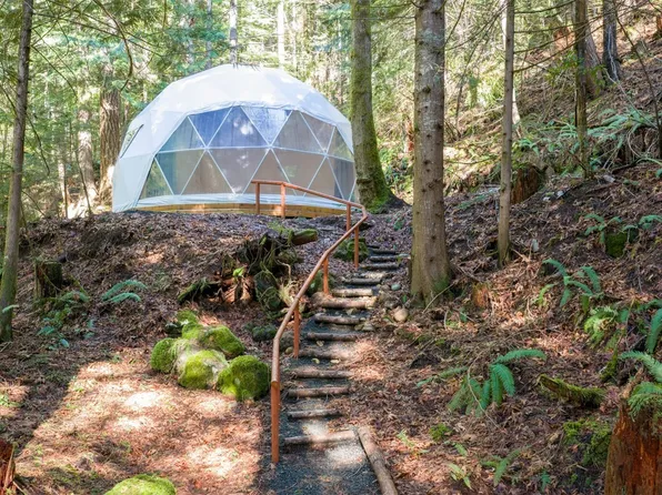 13 Dow Ridge Road, Hoodsport, WA 98548