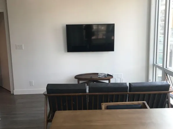 1283 Howe St, Vancouver, BC