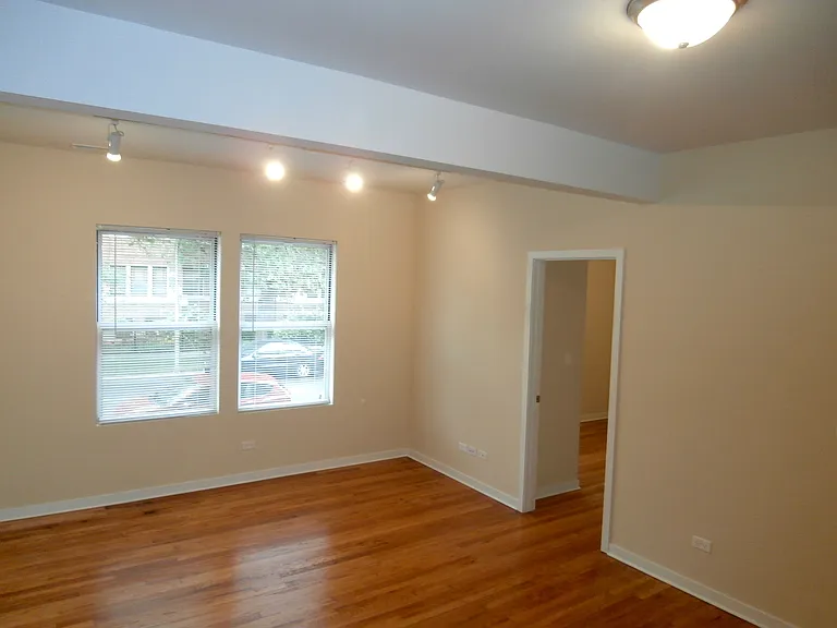 6971 N Greenview Ave #3N — Photo 2