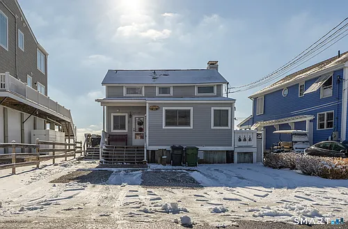 33 Beach Rd W Photo 1