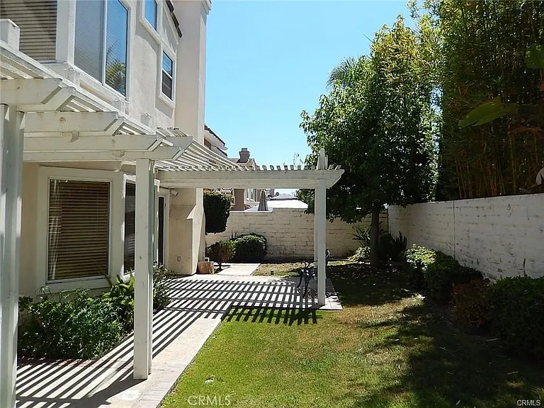 13311 Saratoga Dr — Photo 43