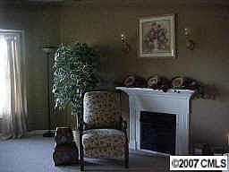 5th image of 220 Maple Creek Dr