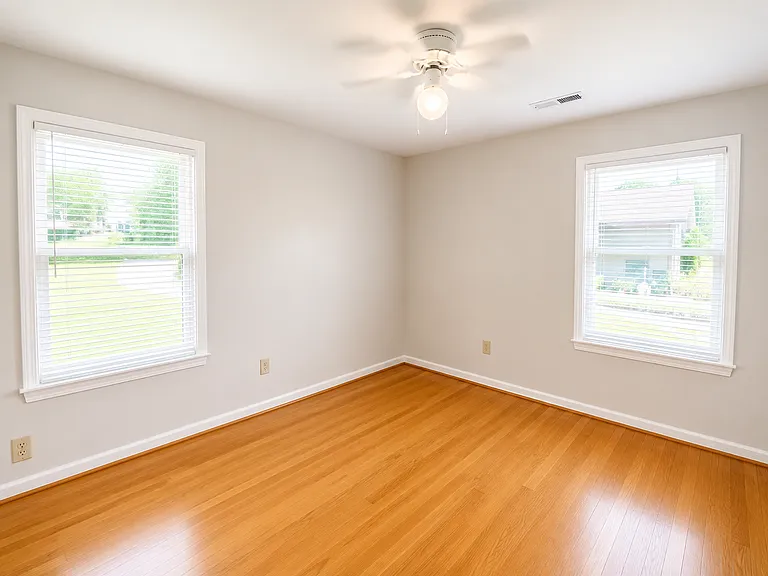 303 Rutherford Ave NW — Photo 23