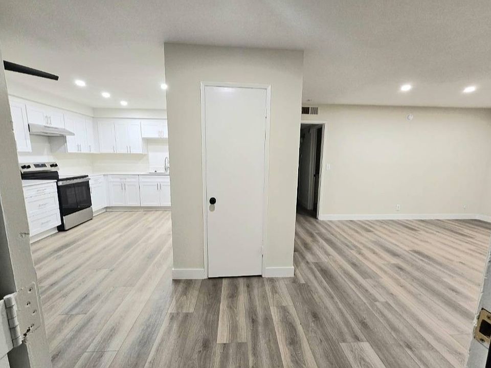 1st image of 2101 Vine St #211