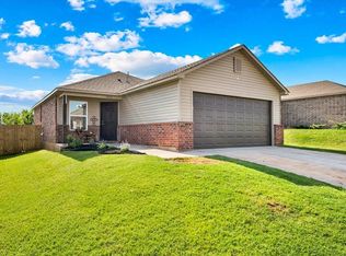 9924 Black Bear Trl, Yukon, OK 73099