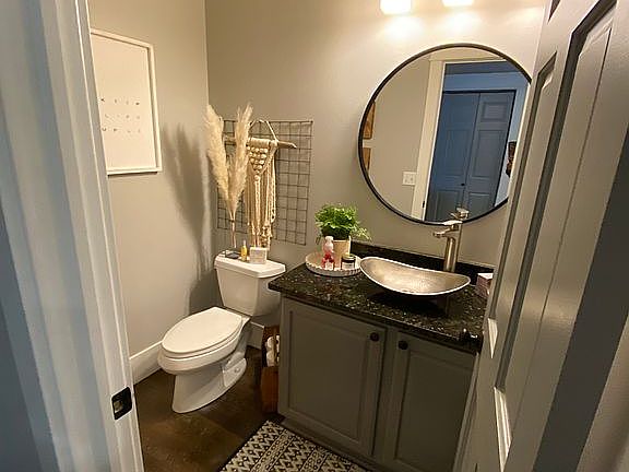 1/2 bath
