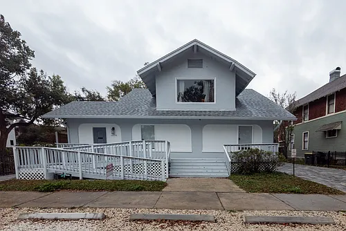 1510 Barrs St Photo 1