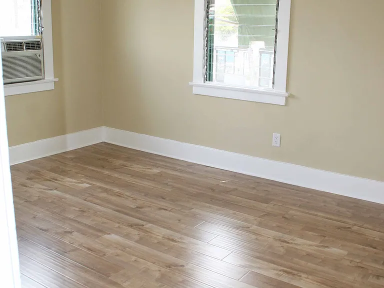 8001 1/2 Blackburn Ave — Photo 26