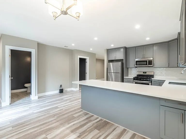 6633 Costello Ave — Photo 15