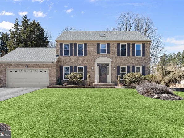 12216 Long Lake Dr, Owings Mills, MD 21117