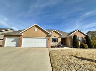 4904 N Sourapple Dr, Appleton, WI 54913