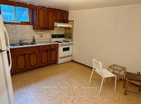 256 Patricia Ave #LOWER — Photo 1