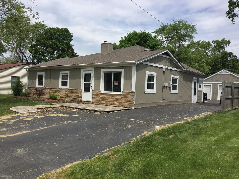3500 Leap Road Front with detached 2+ car garage