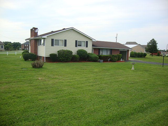 1st image of 131 Josephine Dr