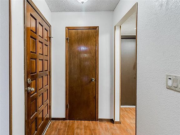 Come on in!  Let's get this tour started!