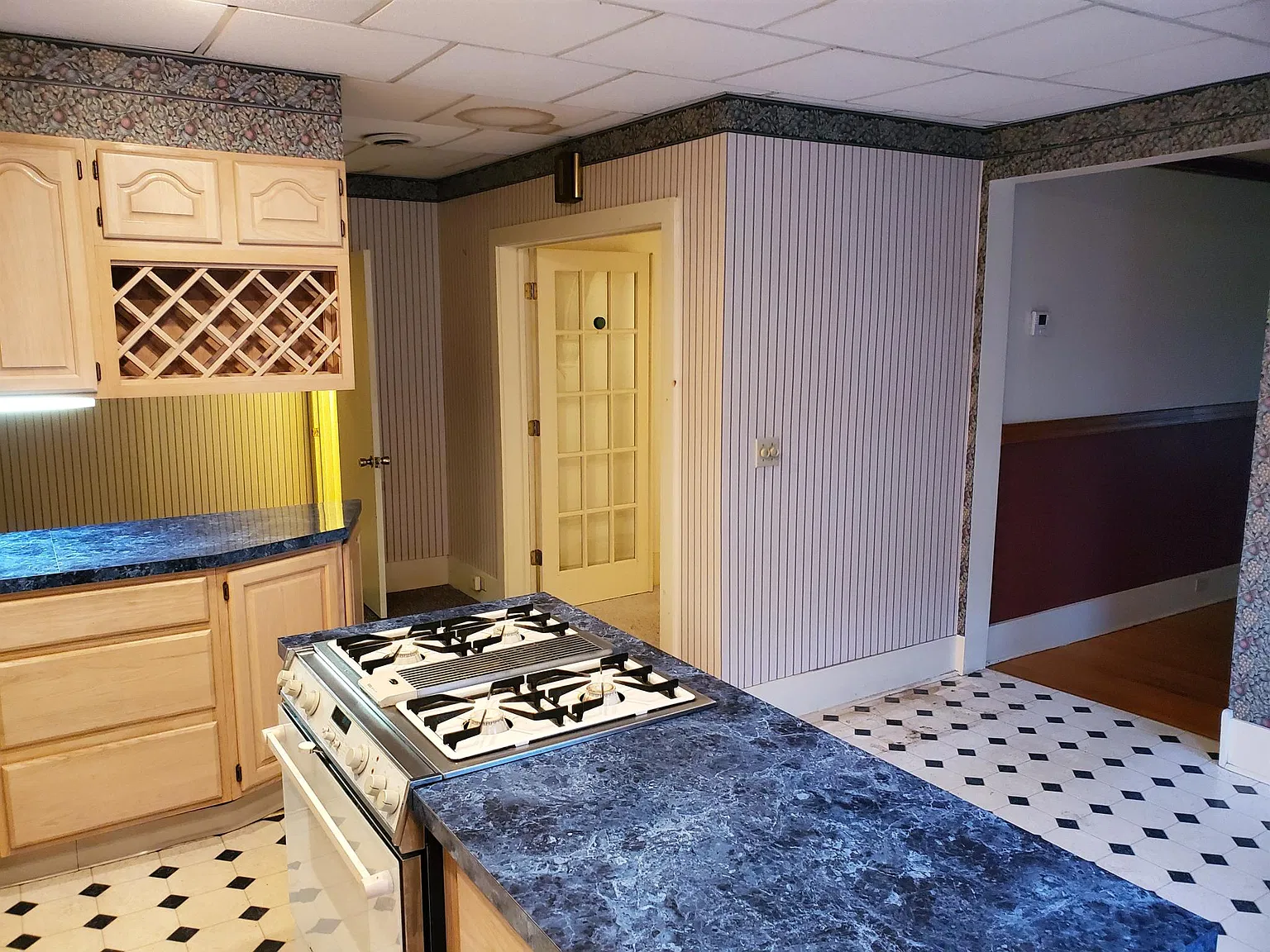 3 bed, 1212 sqft, $800 — Photo 2