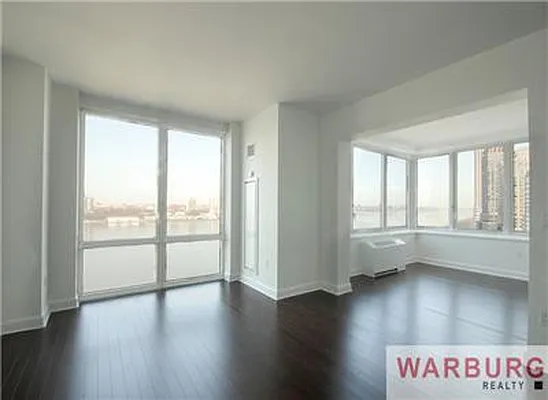 Rented by Warburg | media 26