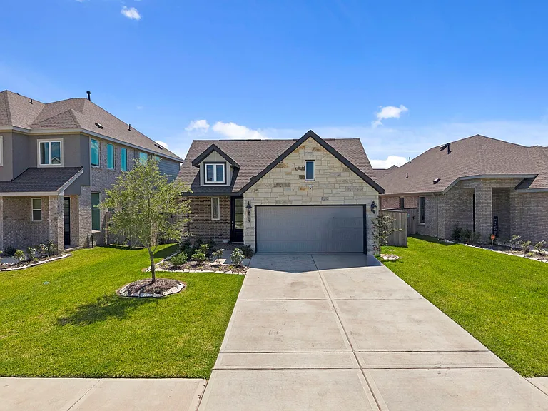 6715 Iron Clover Dr — Photo 1