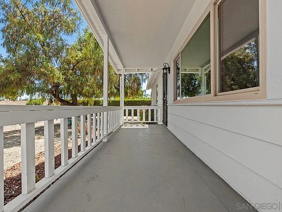 3rd image of 2738 Oak Hill Dr