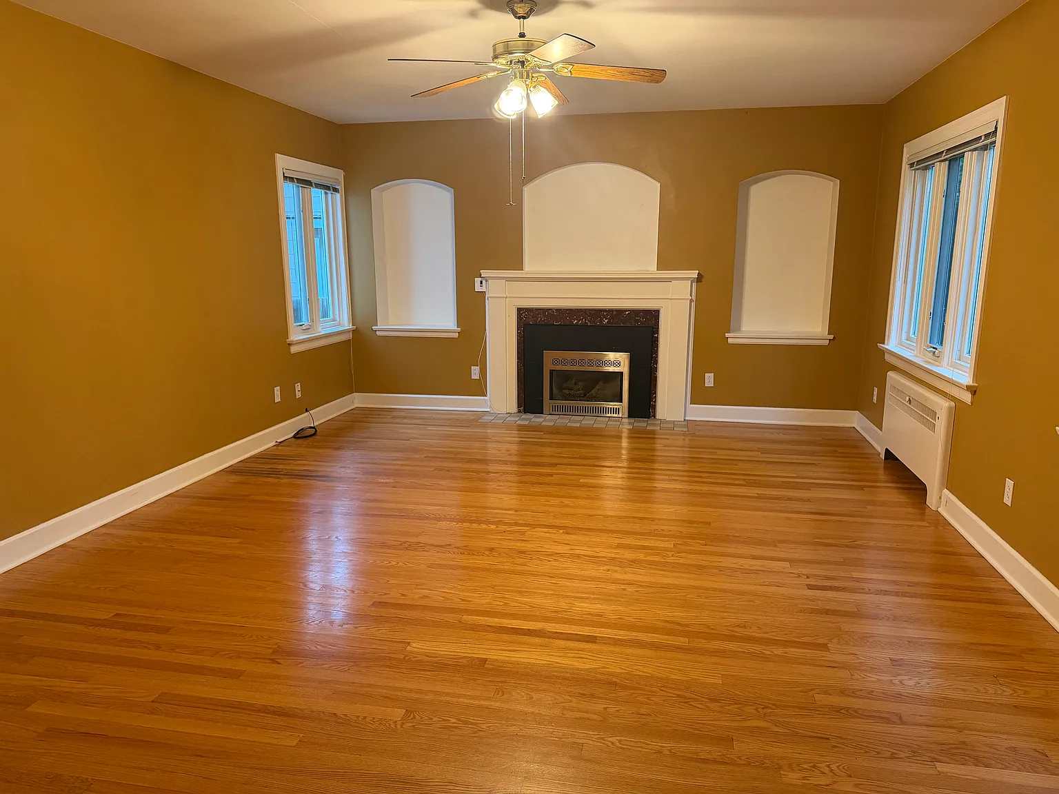 3 bed, 1645 sqft, $2,000 — Photo 2