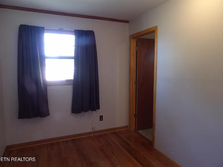 18 Sandra Ln — Photo 5