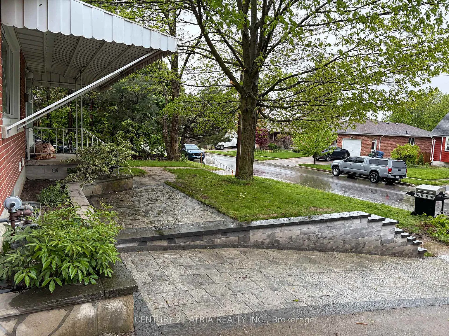3 bed, $2,500 — Photo 2