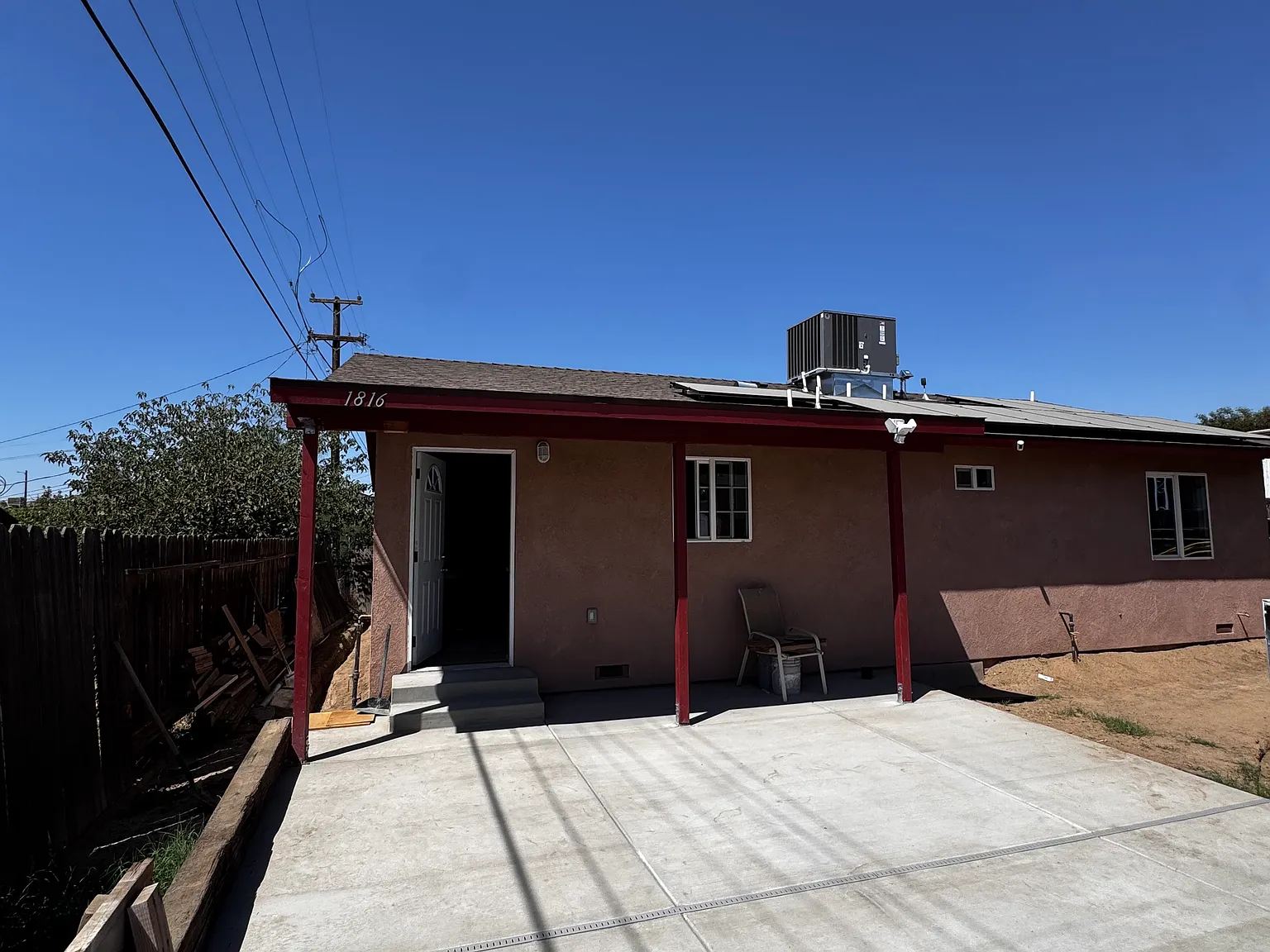 4 bed, 1200 sqft, $2,200 — Photo 1