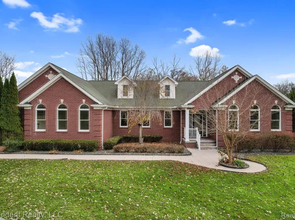66020 Wolcott Rd, Ray, MI 48096