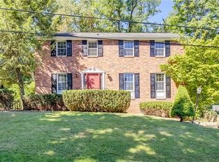 3715 Henley Dr, Pittsburgh, PA 15235