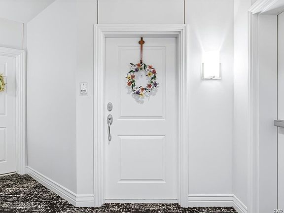 4th image of 215 N Center St #1503
