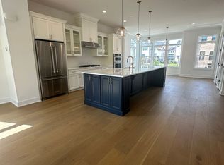 17 Waller Dr, Middletown, NJ 07748