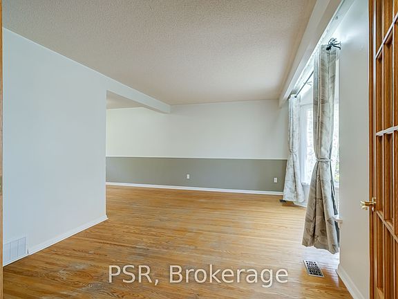 5th image of 375 Inverness Dr