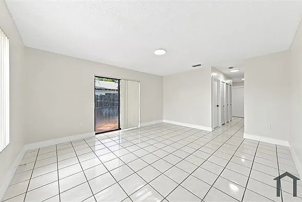 20117 SW 88th Ct — Photo 1