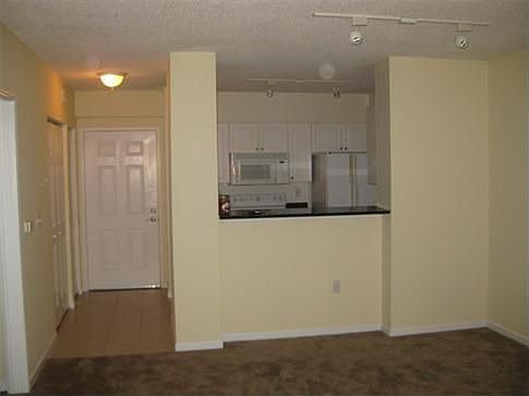 4th image of 651 Okeechobee Blvd APT 607